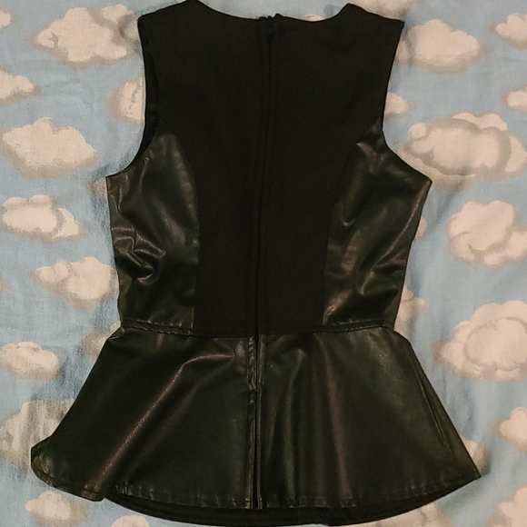Faux leather top - Picture 2 of 4